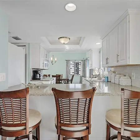 Corner Condo With Panoramic Views